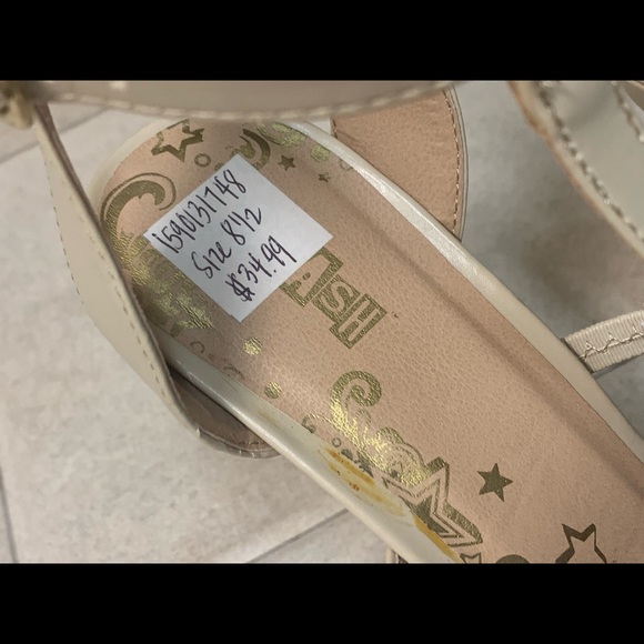 STYLISH HIGH HEELS BY TRASH (size 8 /2) - Picture 4 of 11